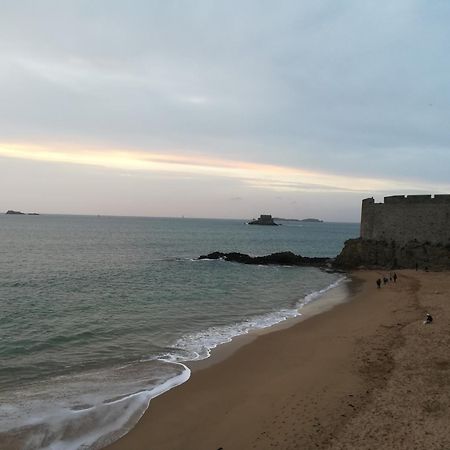 Chambres D'Hotes Le Petit Angle Saint-Broladre Εξωτερικό φωτογραφία