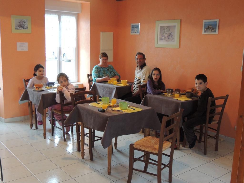 Chambres D'Hotes Le Petit Angle Saint-Broladre Εξωτερικό φωτογραφία