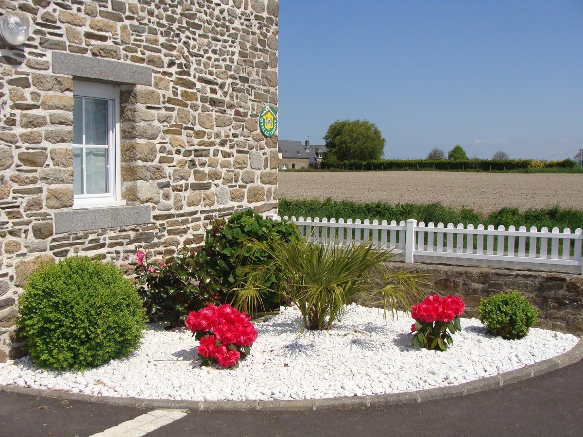 Chambres D'Hotes Le Petit Angle Saint-Broladre Εξωτερικό φωτογραφία